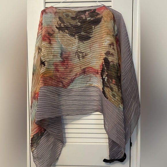 Chico’s Printed Crinkle-Chiffon
Pullover Poncho Wrap Women’s Size OS - Picture 2 of 5